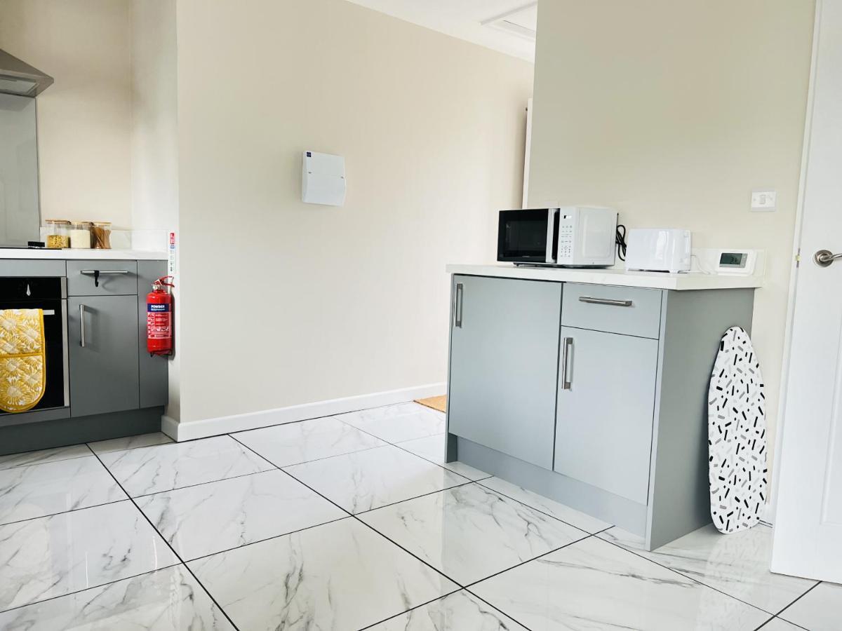 Brand New 1 Bed Apartment, 5Min Walk To Racing & Main Strip, With Electric Parking Bay & Terrace Long Stay Work Contractor Leisure - Citrine Newmarket  Eksteriør billede