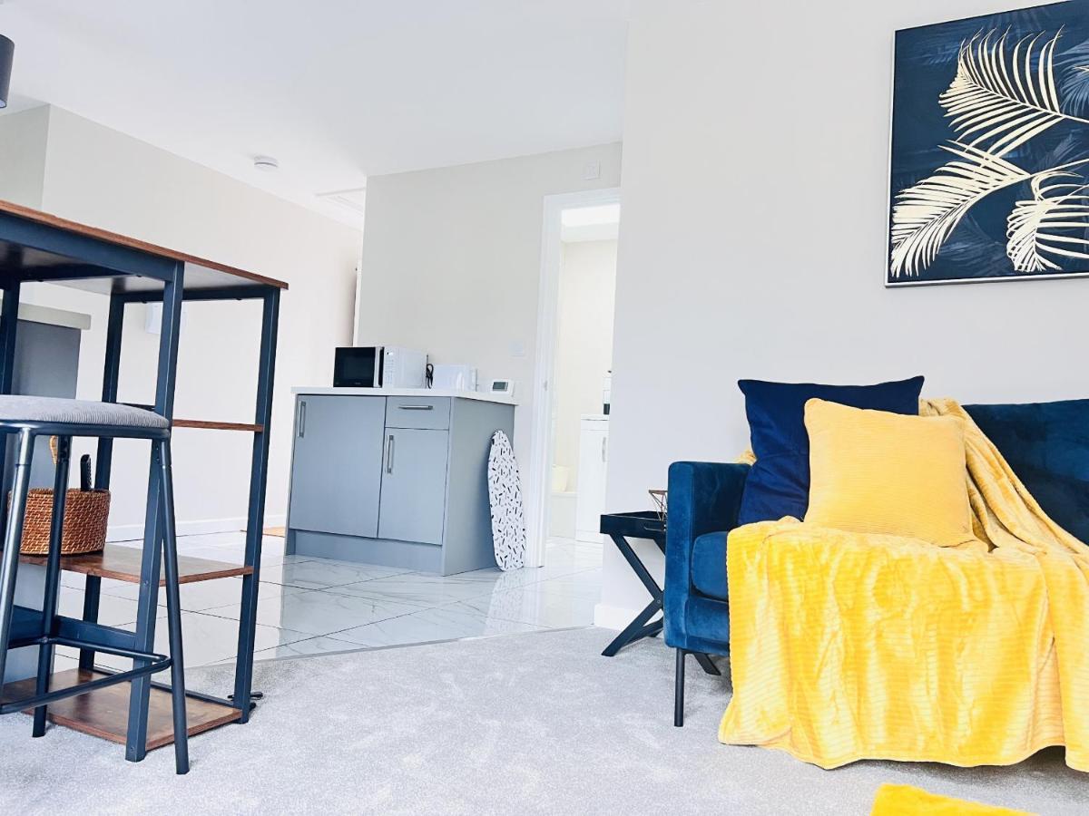 Brand New 1 Bed Apartment, 5Min Walk To Racing & Main Strip, With Electric Parking Bay & Terrace Long Stay Work Contractor Leisure - Citrine Newmarket  Eksteriør billede